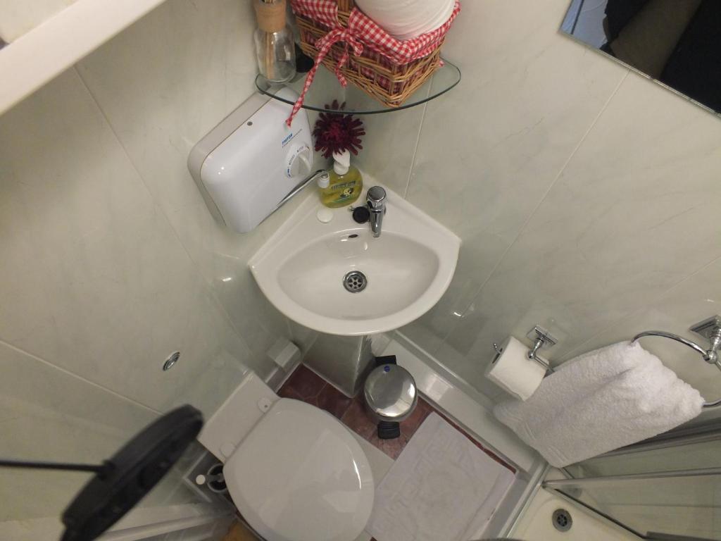 Leonardos Guest House Суонзи Стая снимка