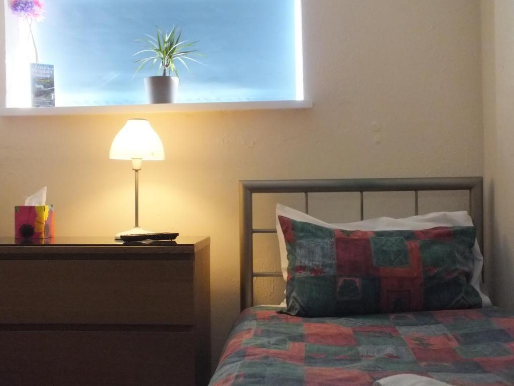 Leonardos Guest House Суонзи Стая снимка