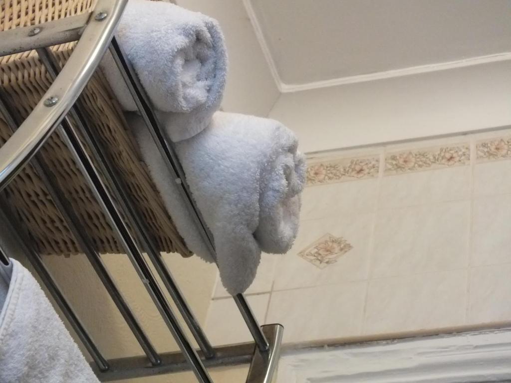 Leonardos Guest House Суонзи Стая снимка