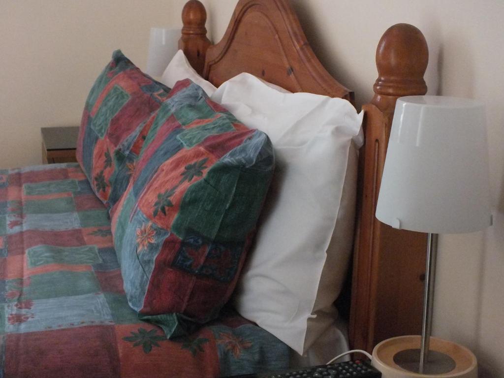 Leonardos Guest House Суонзи Стая снимка