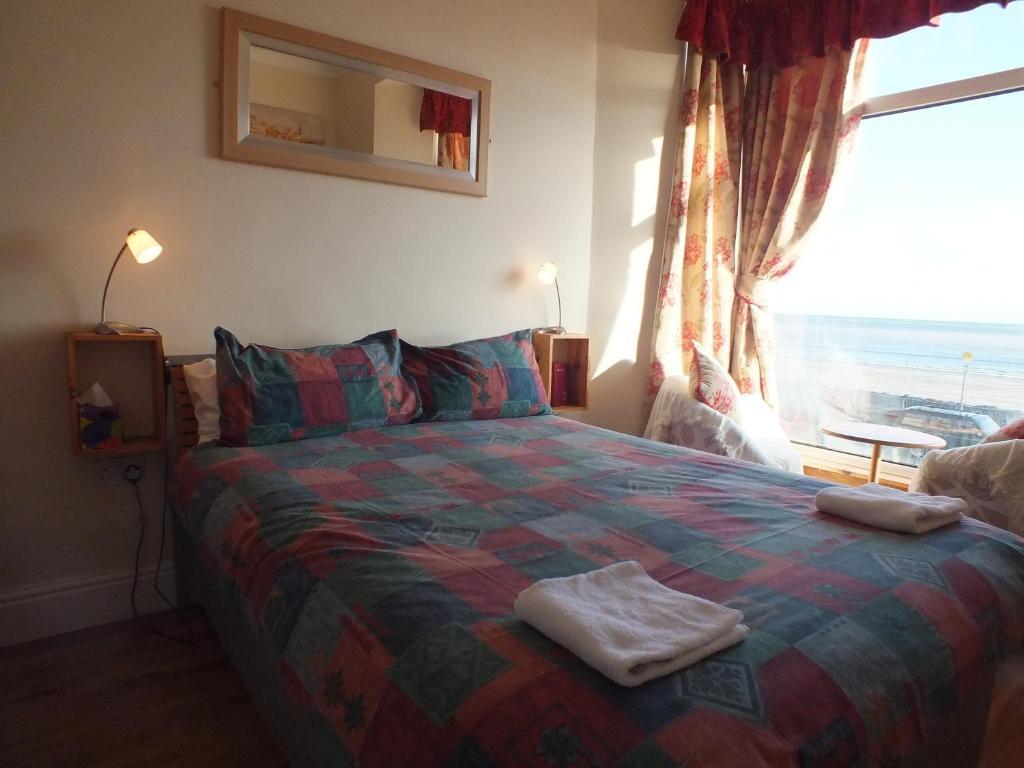 Leonardos Guest House Суонзи Стая снимка
