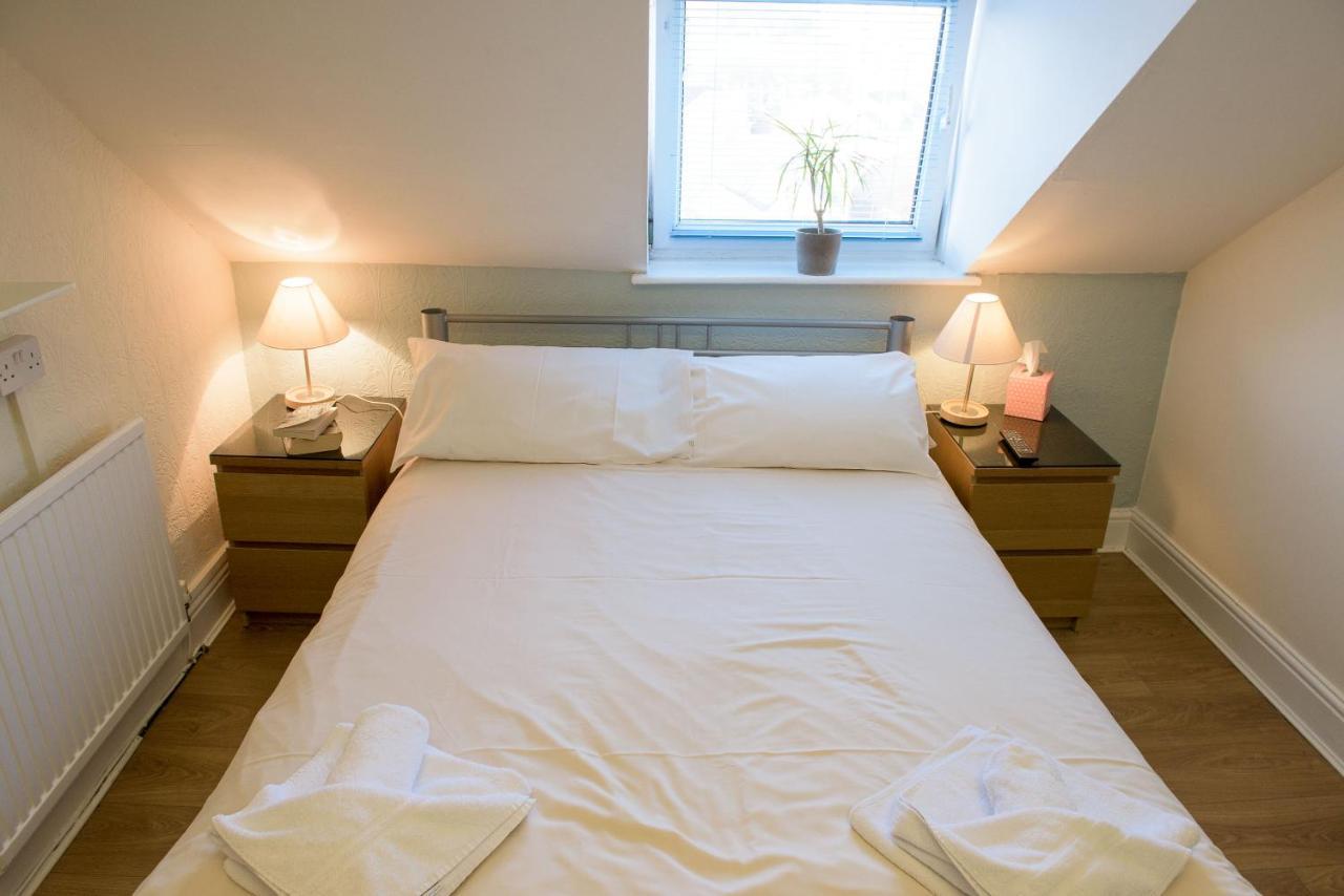 Leonardos Guest House Суонзи Екстериор снимка