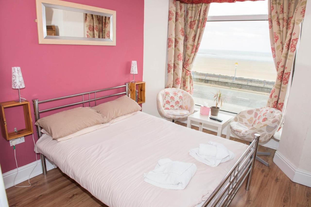 Leonardos Guest House Суонзи Екстериор снимка