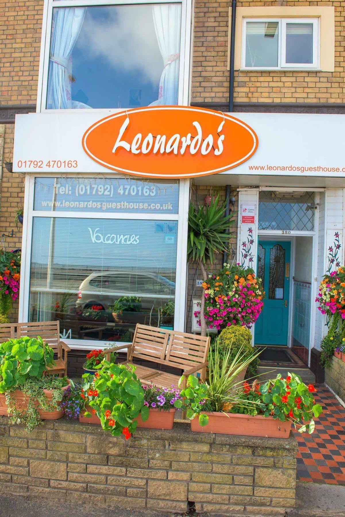 Leonardos Guest House Суонзи Екстериор снимка
