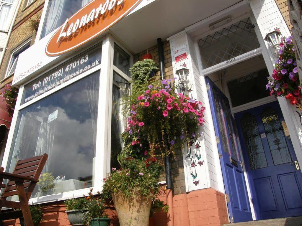 Leonardos Guest House Суонзи Екстериор снимка